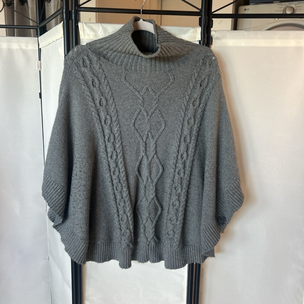 GAP Gray Cable-Knit Turtleneck Poncho Sweater